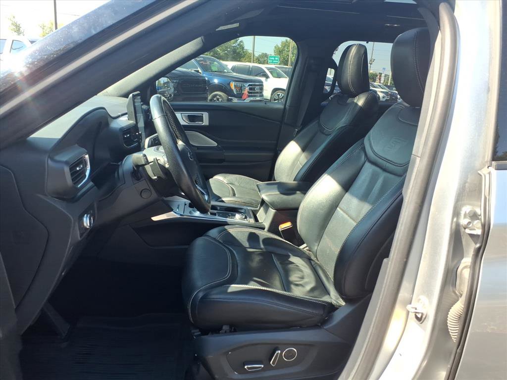 2020 Ford Explorer ST photo 23