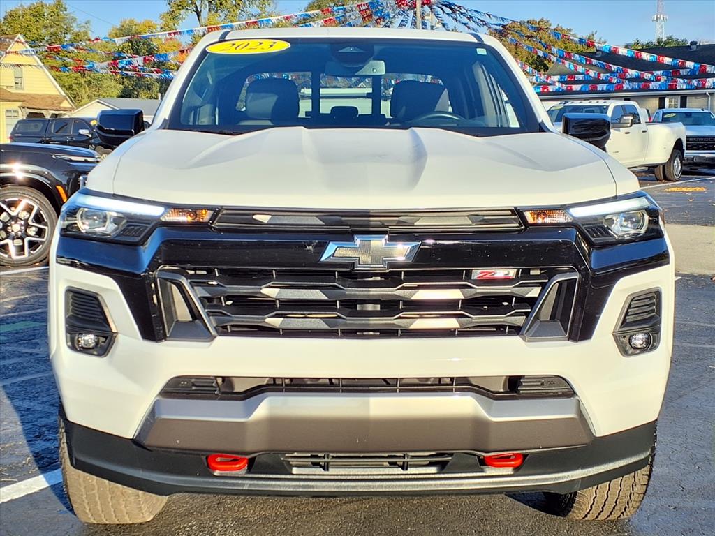 2023 Chevrolet Colorado Z71 photo 2