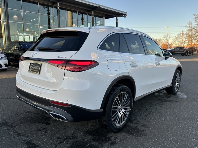 2026 Mercedes Benz GLC 300 4MATIC photo 3
