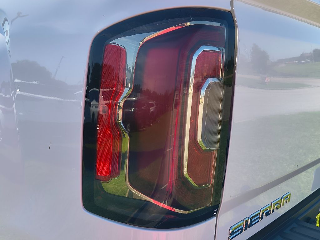 2018 Gmc Sierra 1500 SLT photo 4