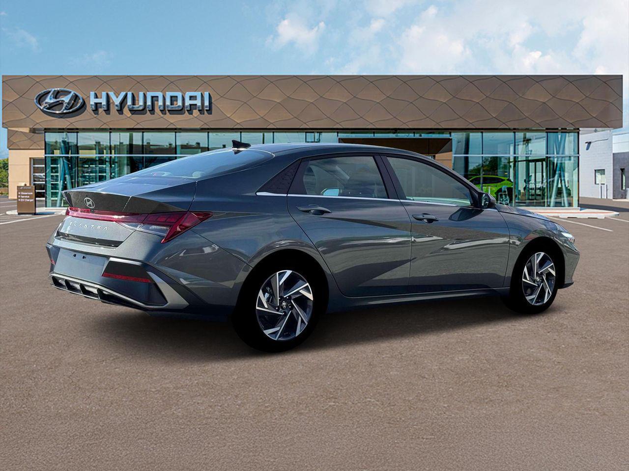 2025 Hyundai Elantra SEL Convenience photo 7