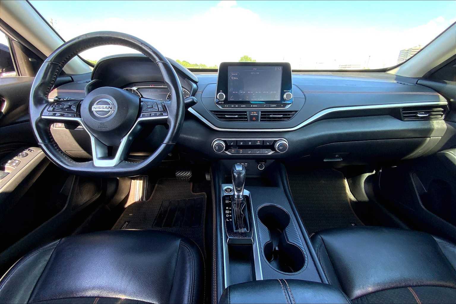 2020 Nissan Altima 2.5 SR photo 13