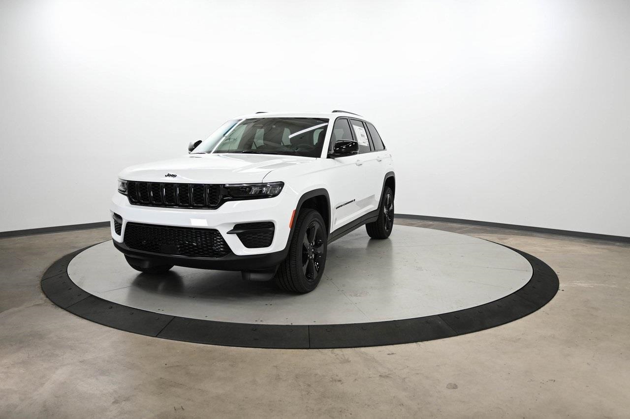 2025 Jeep Grand Cherokee Altitude X photo 4