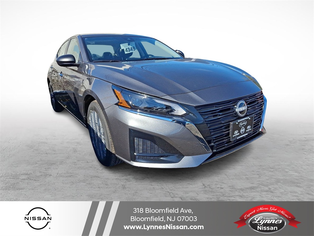 2025 Nissan Altima SV's photo