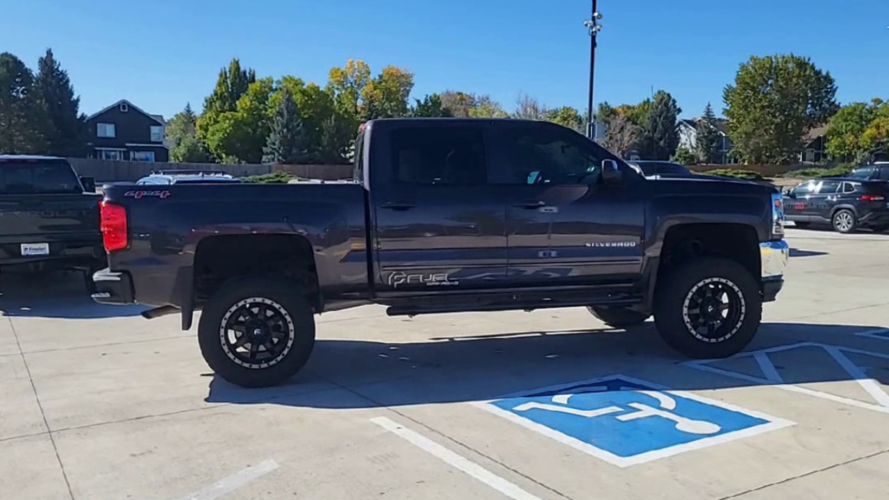 2016 Chevrolet Silverado 1500 LT photo 2