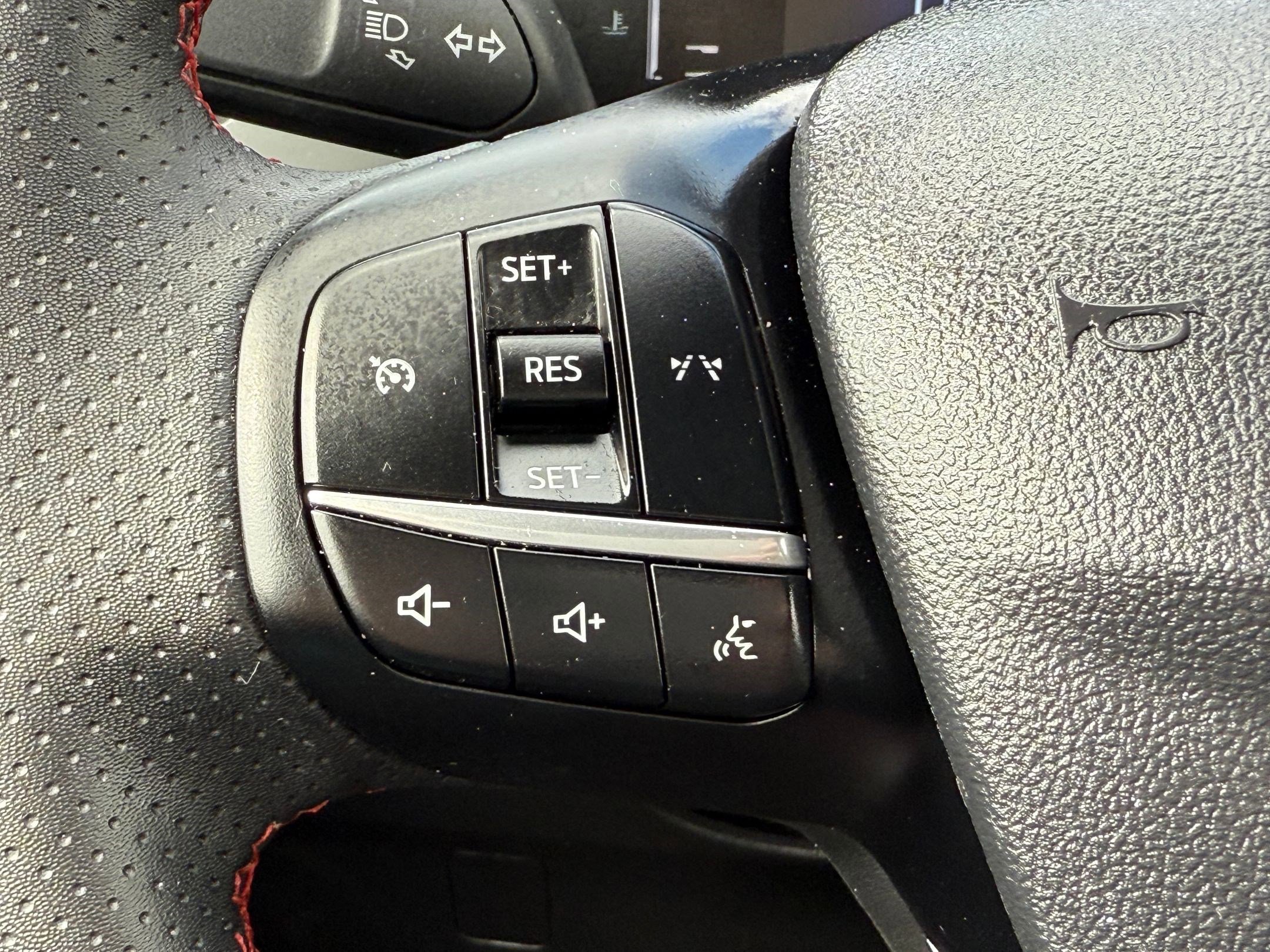 2024 Ford Escape ST-Line photo 17