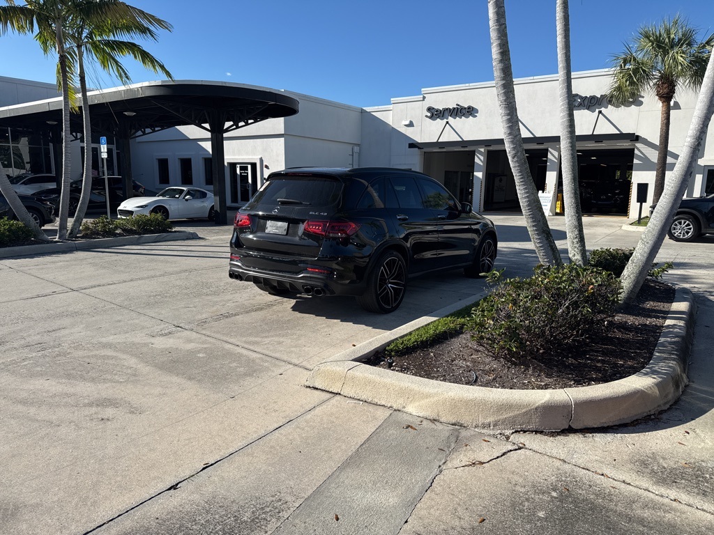 2022 Mercedes Benz GLC 43 AMG 4MATIC photo 2