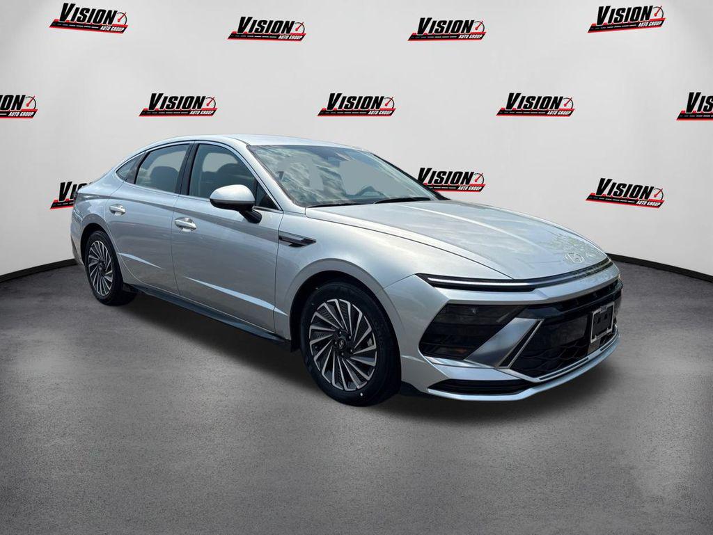 2025 Hyundai Sonata Hybrid SEL photo 3