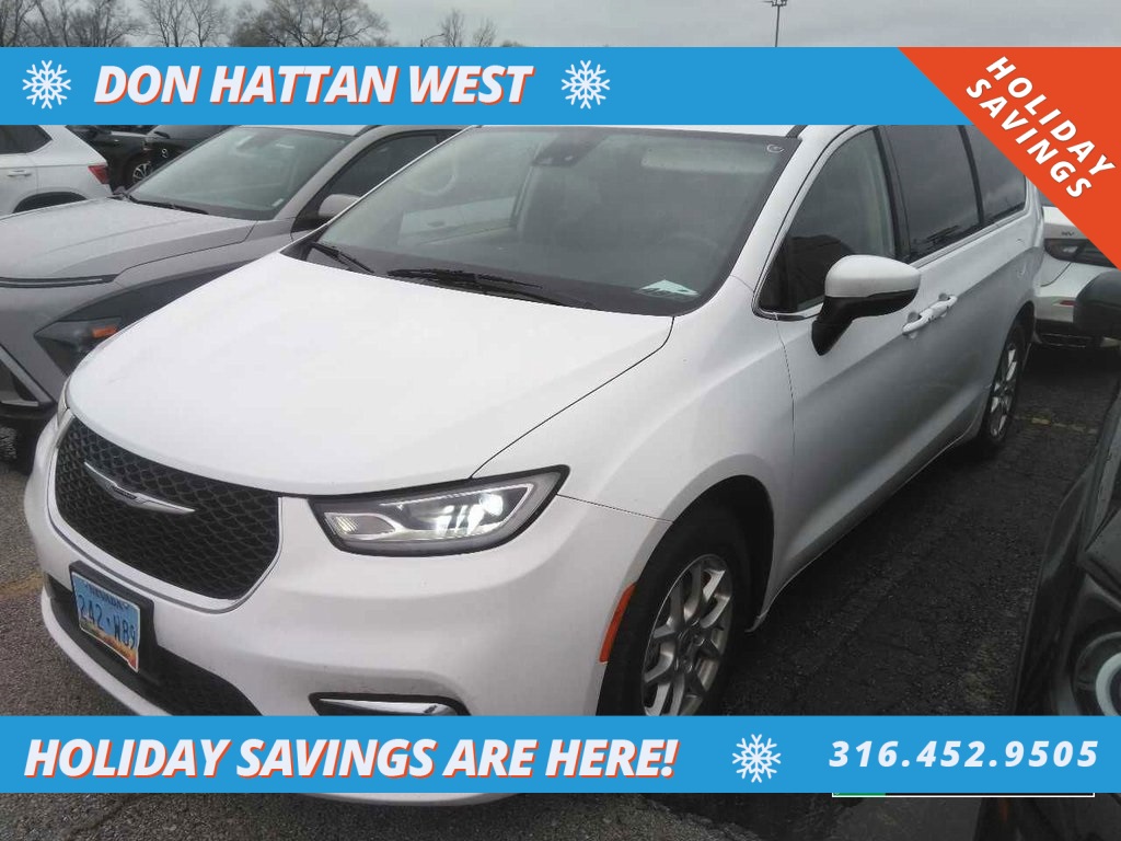 2023 Chrysler Pacifica Touring L's photo