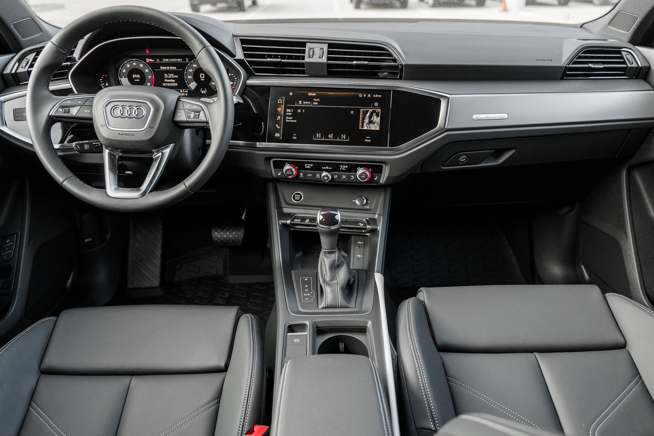 2025 Audi Q3 S line Premium photo 3