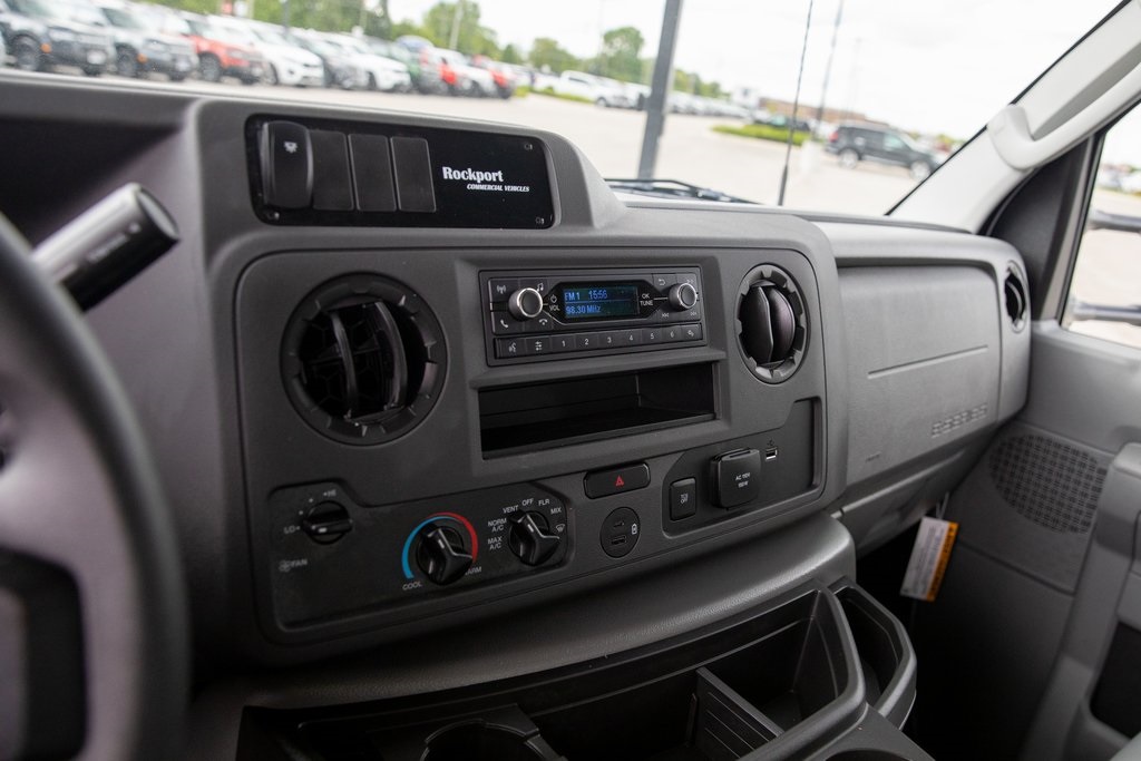 2026 Ford E-450 photo 29