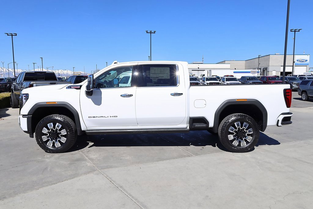 2025 Gmc Sierra 3500 HD Denali photo 3