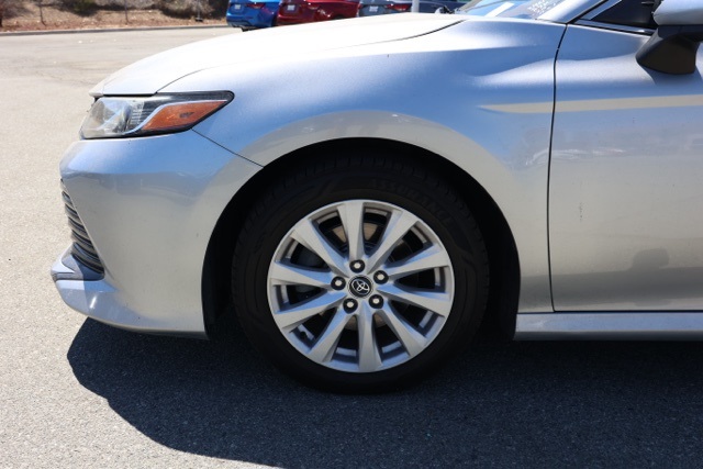 2020 Toyota Camry LE photo 8