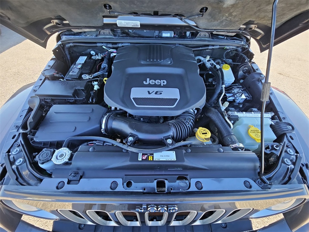 2016 Jeep Wrangler Unlimited Sahara photo 20