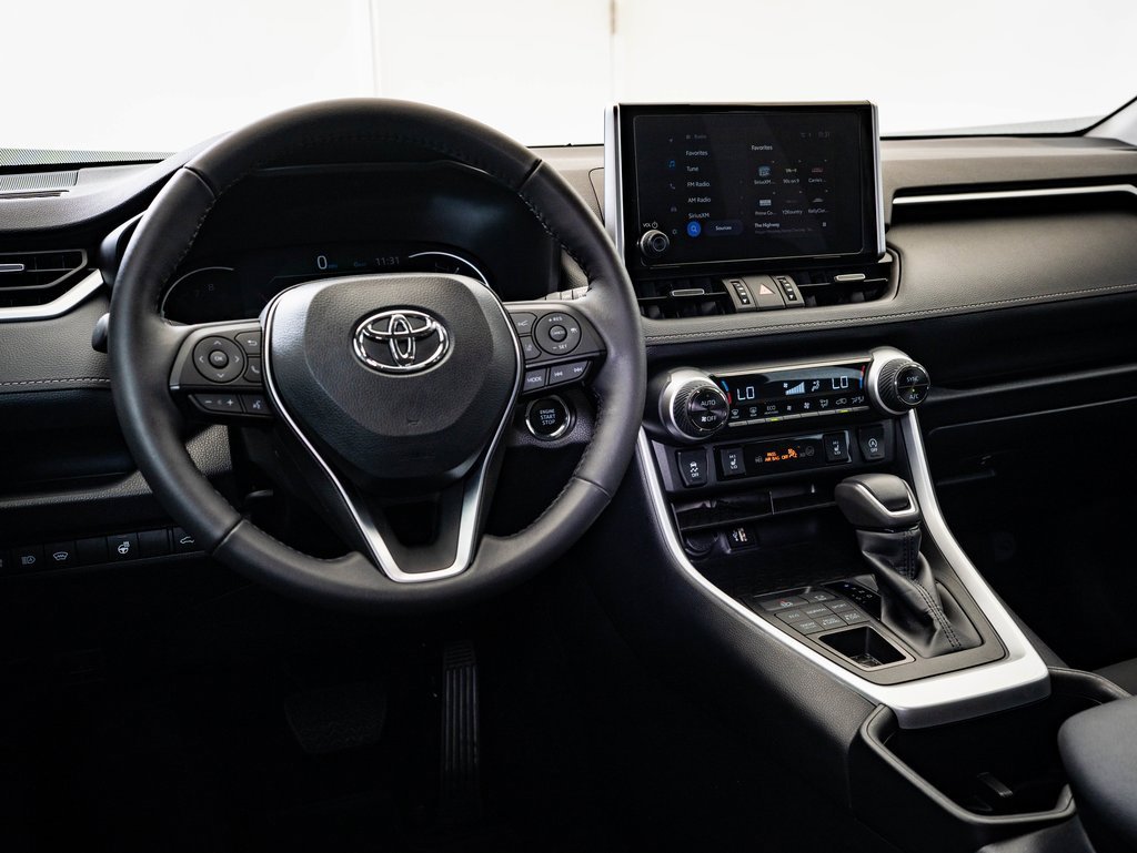 2025 Toyota RAV4 XLE Premium photo 4