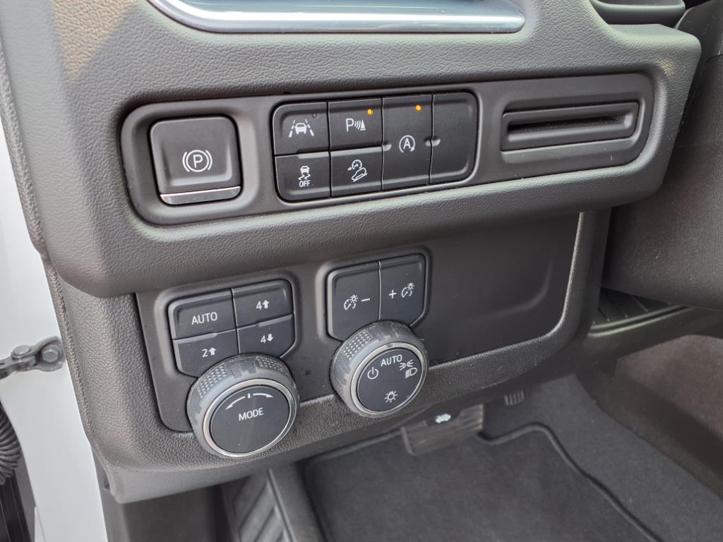 2023 Chevrolet Suburban Premier photo 21