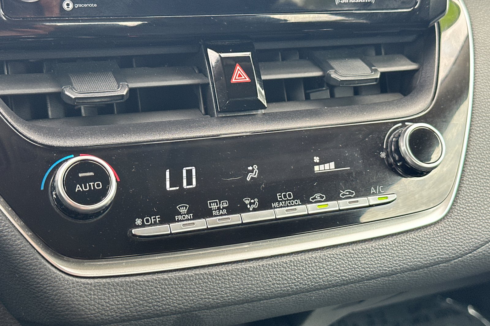 2021 Toyota Corolla LE photo 14