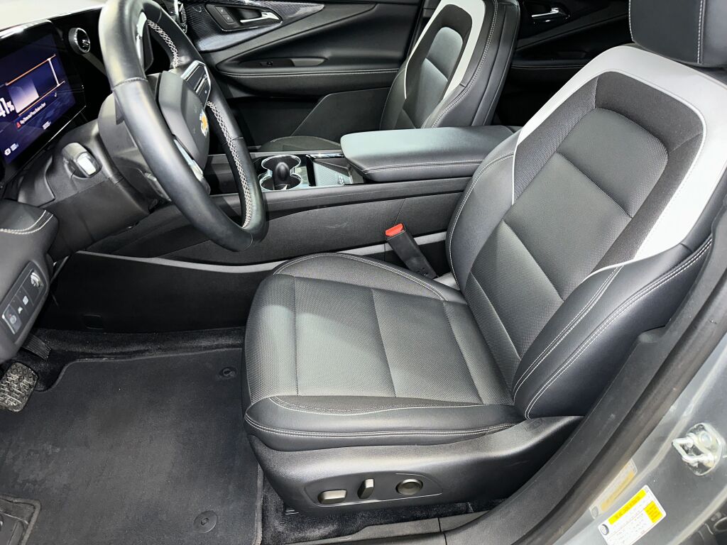 Used 2024 Chevrolet Blazer EV LT with VIN 3GNKDBRJ7RS200357 for sale in Youngstown, OH