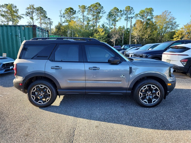2025 Ford Bronco Sport Outer Banks photo 2