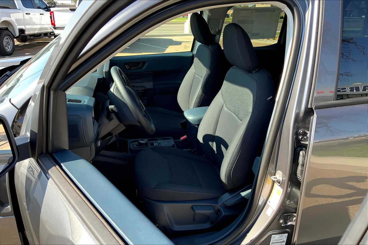 2025 Ford Maverick XL photo 8