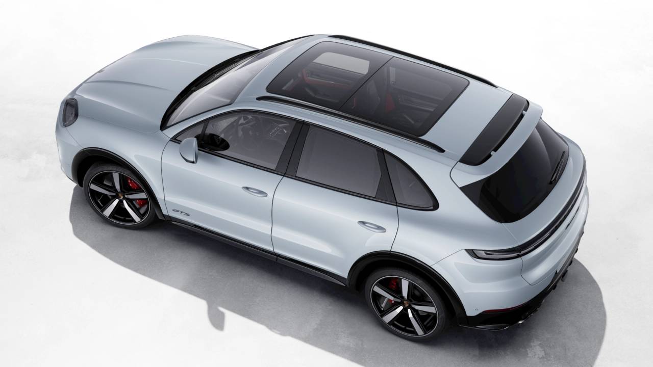 2026 Porsche Cayenne GTS photo 4