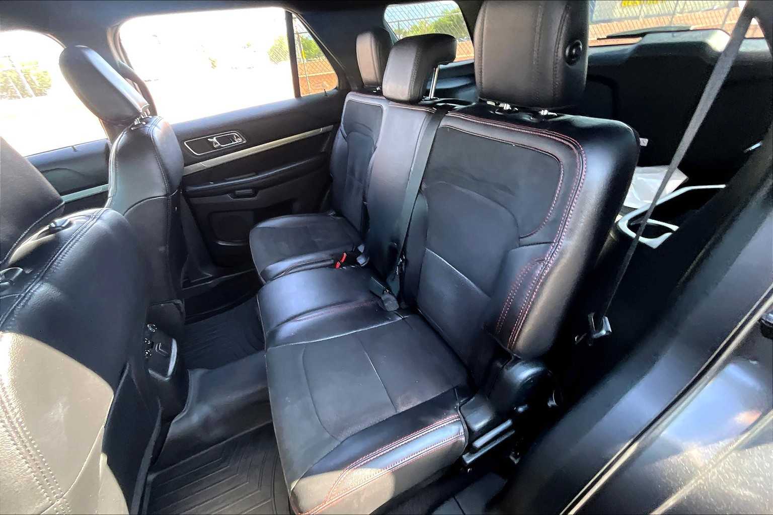 2019 Ford Explorer XLT photo 14