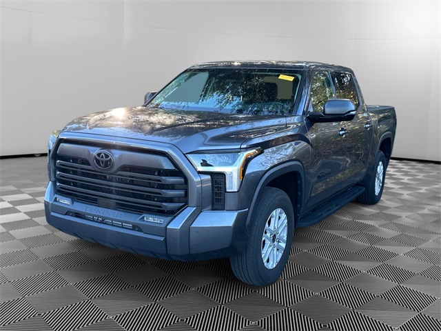 2022 Toyota Tundra SR5's photo