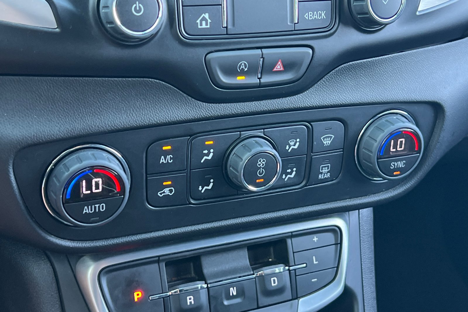 2024 Gmc Terrain SLT photo 18