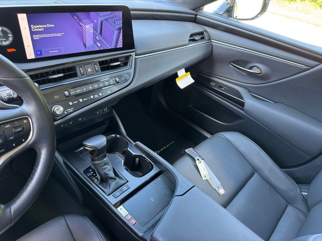 2023 Lexus ES 300h photo 29