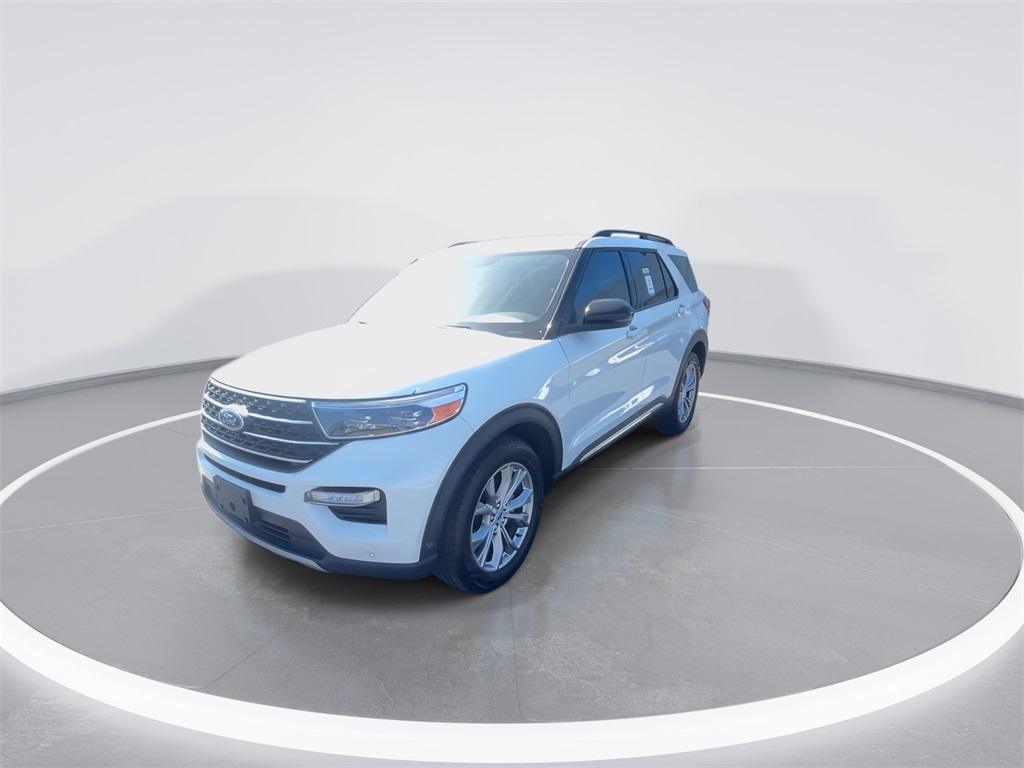 2023 Ford Explorer XLT photo 3