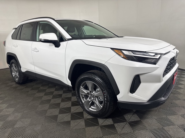 2025 Toyota RAV4 XLE's photo