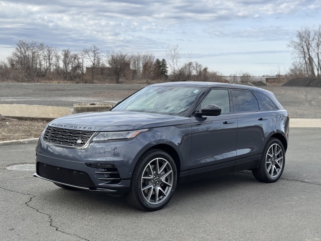 2026 Land Rover Range Rover Velar Dynamic SE's photo