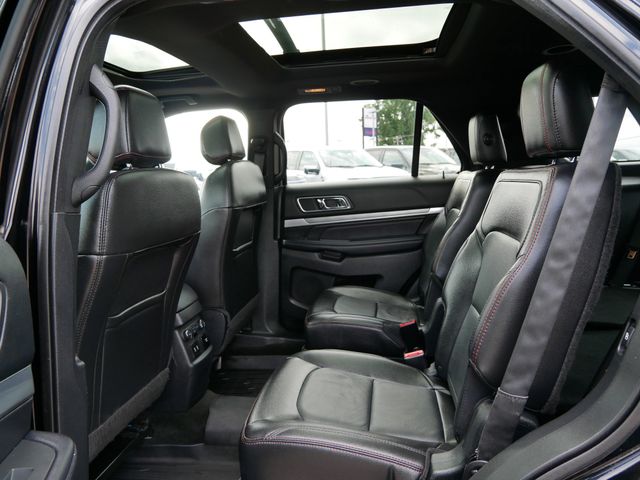 2017 Ford Explorer Sport photo 3