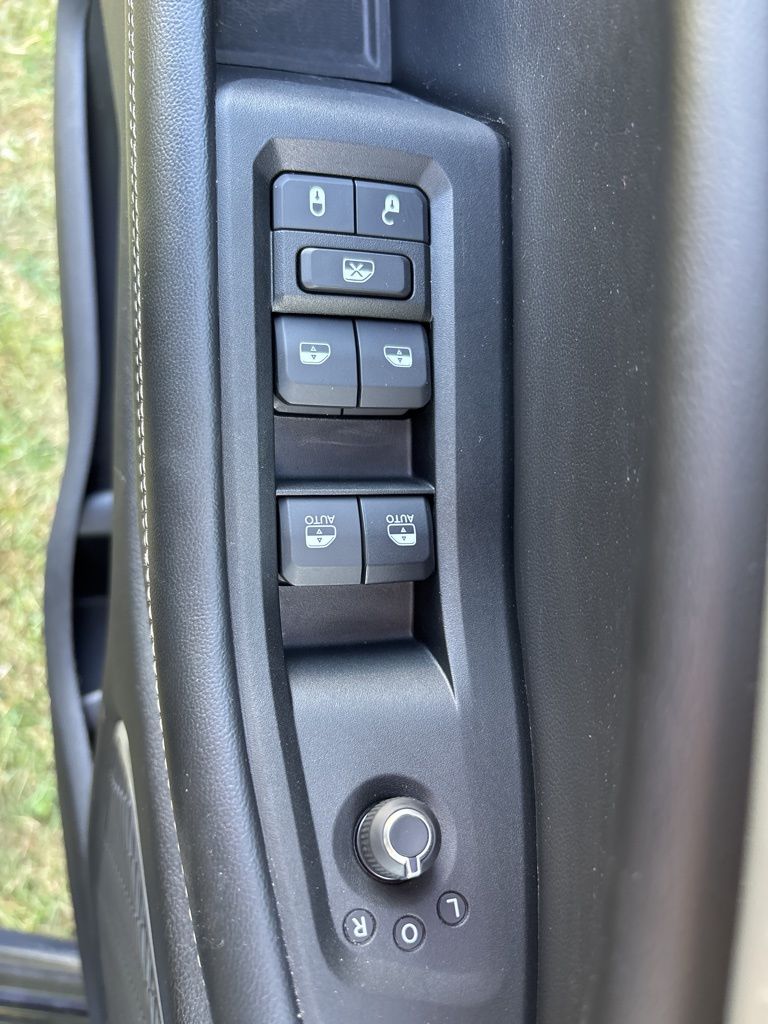 2024 Jeep Cherokee Limited 4xe photo 16