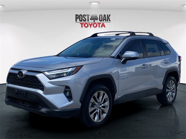 2022 Toyota RAV4 XLE Premium photo 4