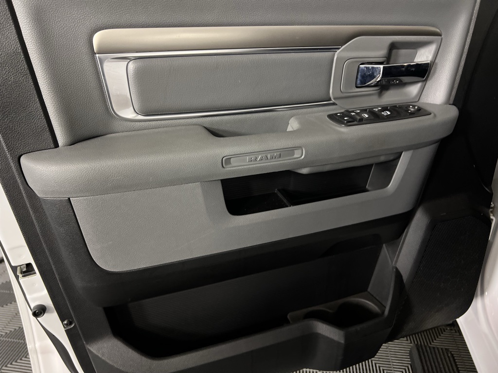 2020 Ram 1500 Classic Warlock photo 20