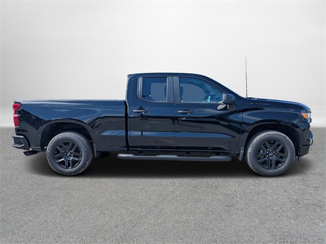 2026 Chevrolet Silverado 1500 Custom photo 3