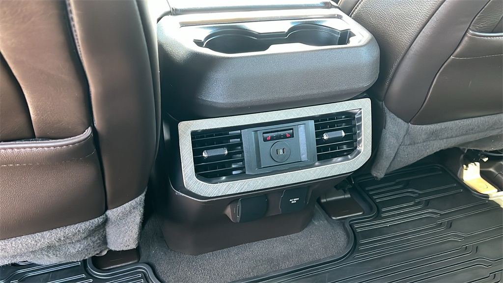 2023 Ford F-450 photo 4
