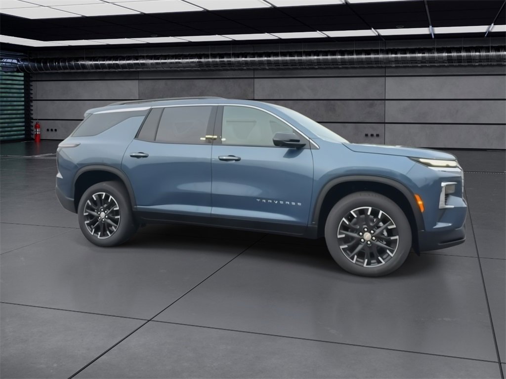 2026 Chevrolet Traverse photo 2