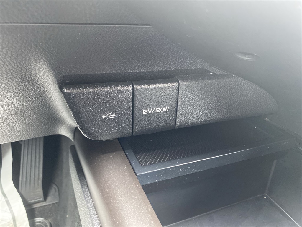 2023 Toyota Camry SE photo 22