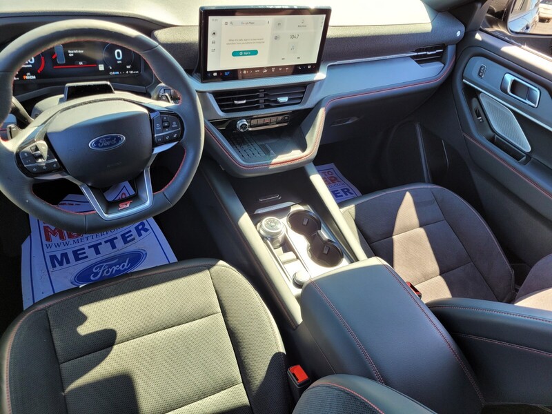 2025 Ford Explorer ST photo 8