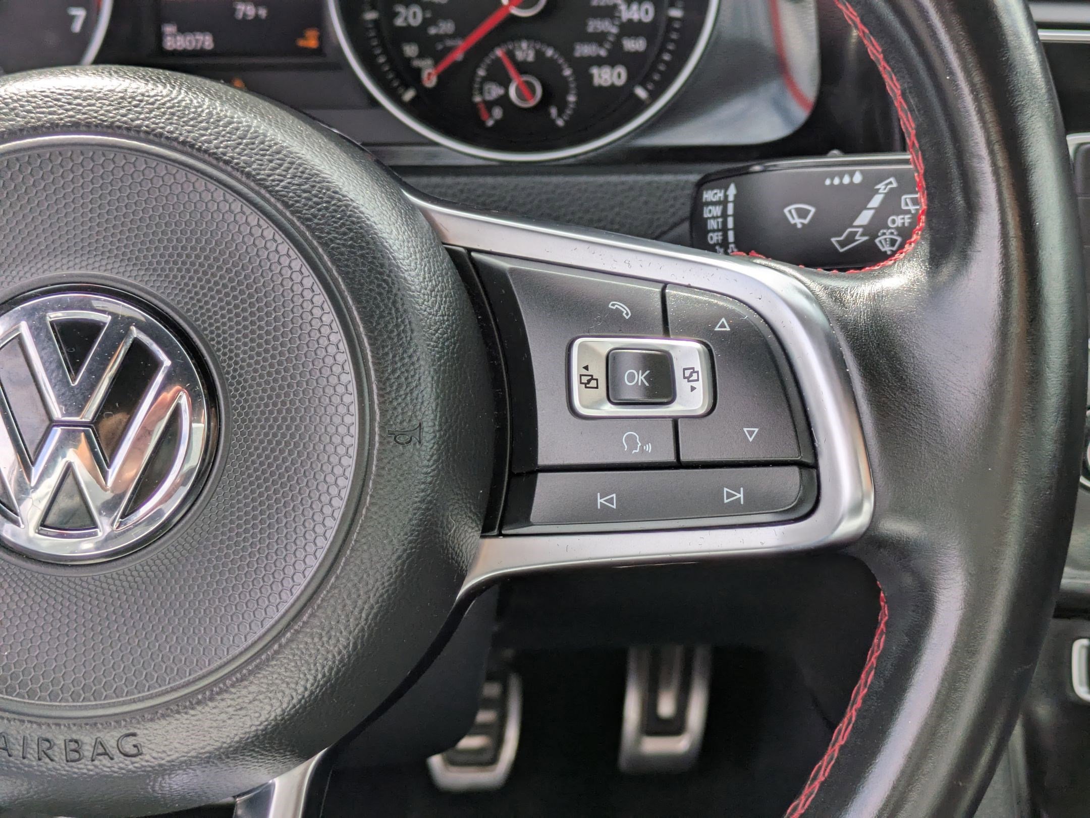 2017 Volkswagen Golf GTI Sport photo 15