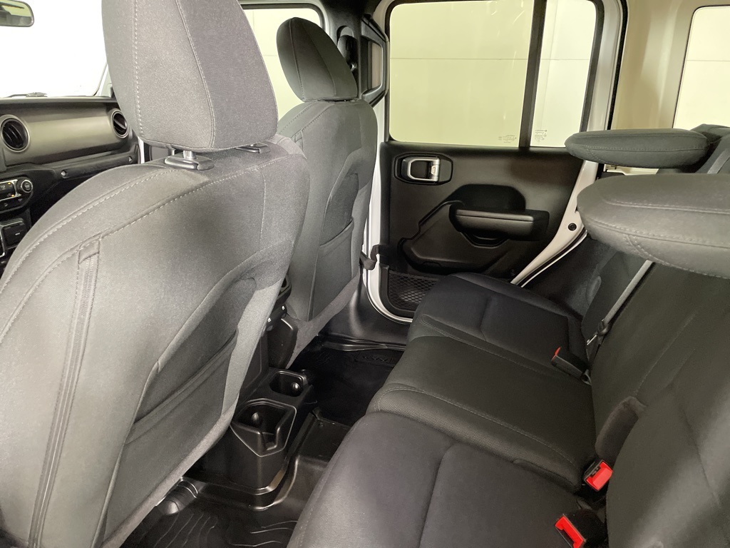 2020 Jeep Wrangler Unlimited Willys photo 35