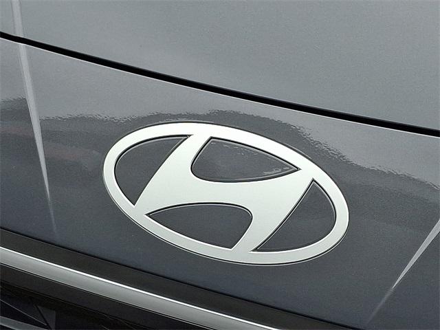 2025 Hyundai Elantra SE photo 4