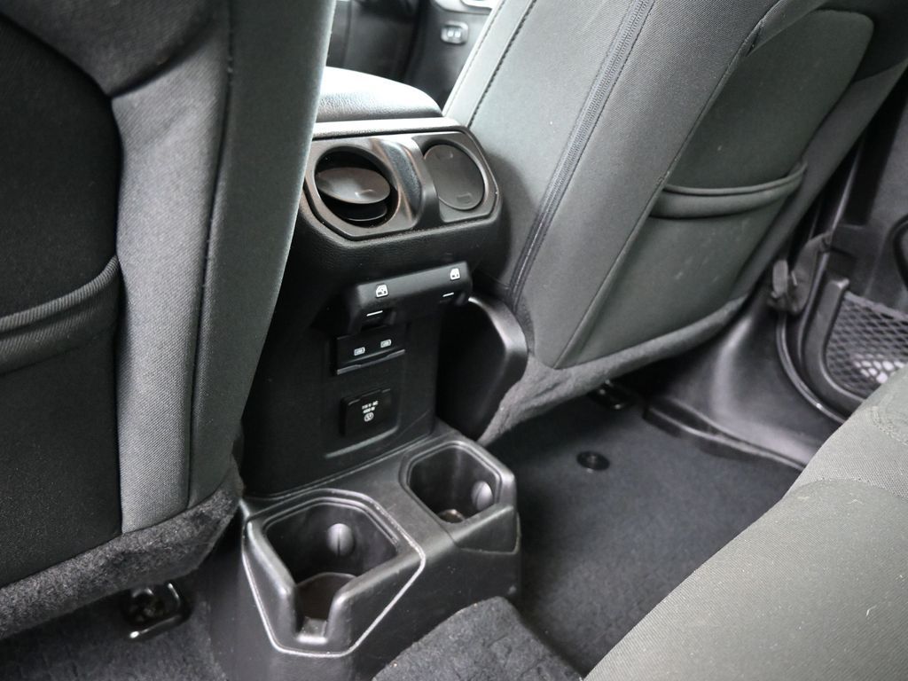 2023 Jeep Gladiator Sport photo 28