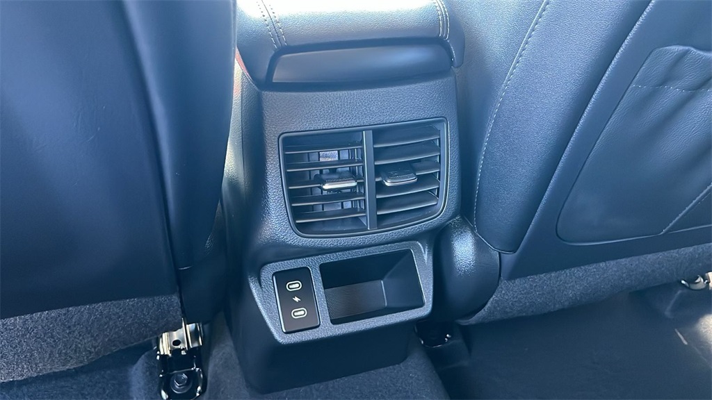 2026 Kia Seltos SX photo 3