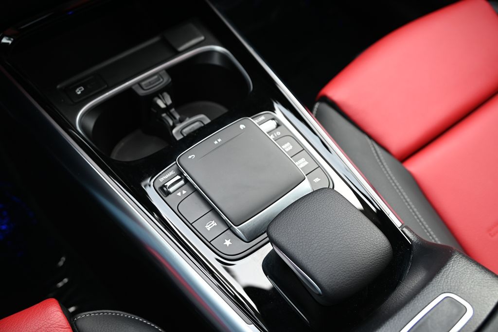2023 Mercedes Benz GLA 250 photo 21