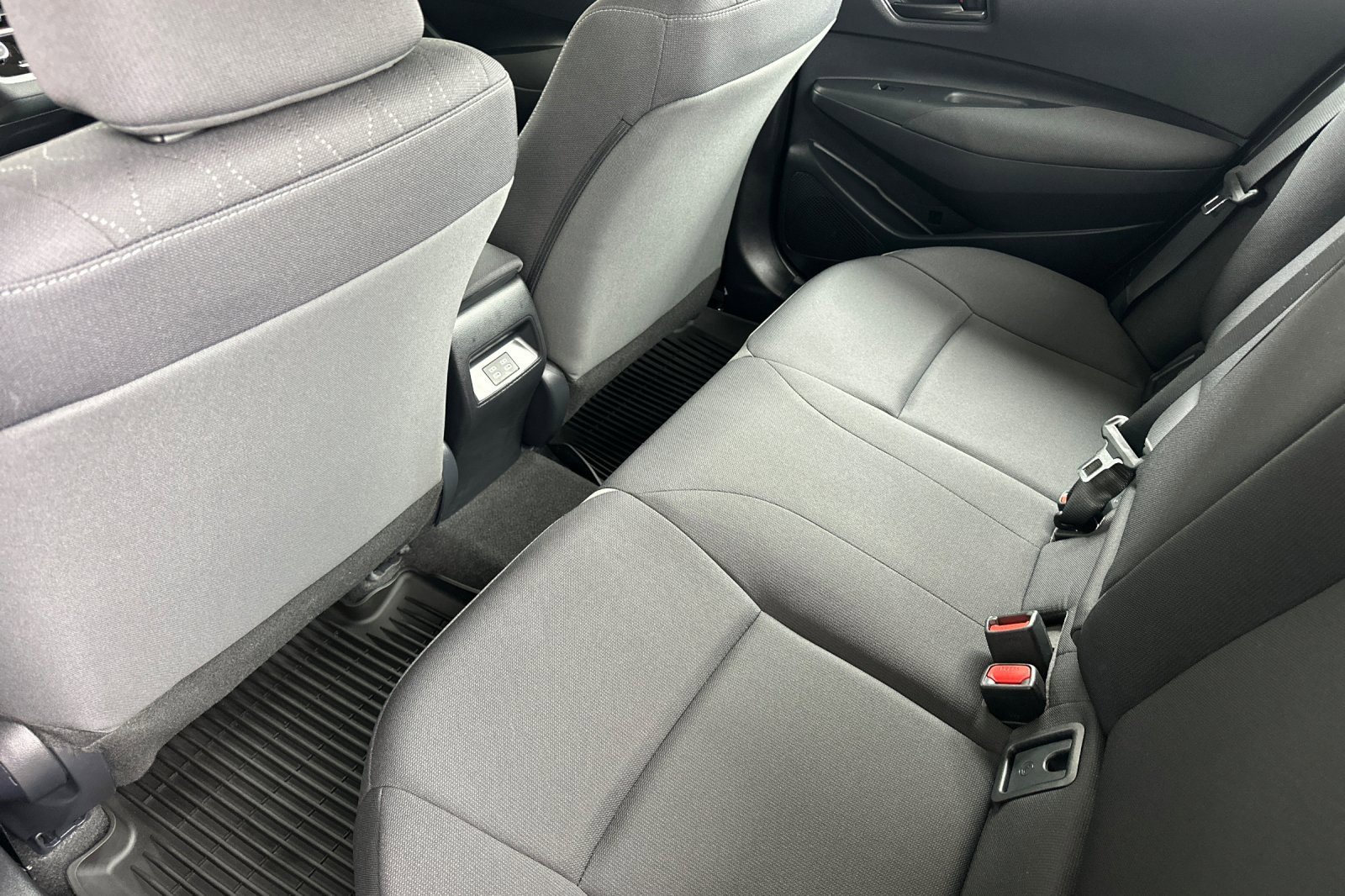 2024 Toyota Corolla LE photo 14