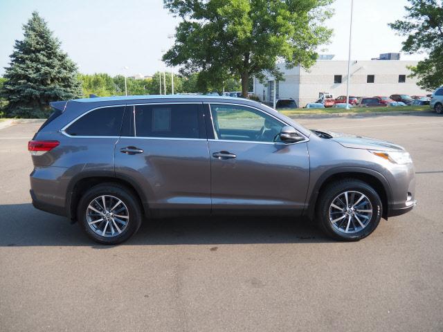 Certified 2019 Toyota Highlander XLE with VIN 5TDJZRFH1KS610209 for sale in Burnsville, Minnesota