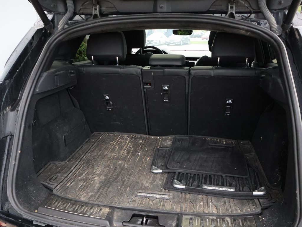 2022 Land Rover Range Rover Evoque R-Dynamic SE photo 12